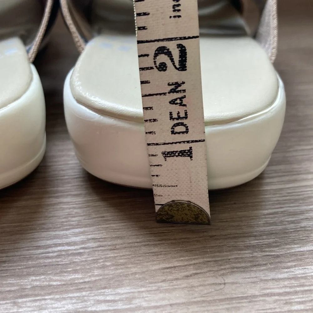 Two pairs of slide in sandals blue tan 7 -7,5